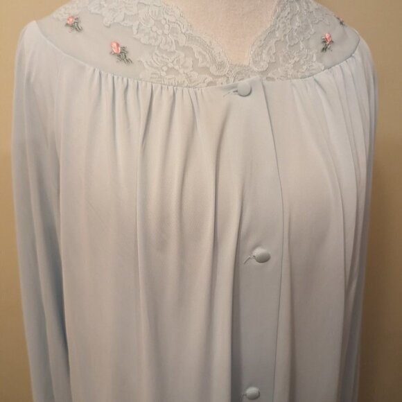 VINTAGE Shadow Line robe, light blue, nylon, rose details, size Medium - Picture 3 of 11